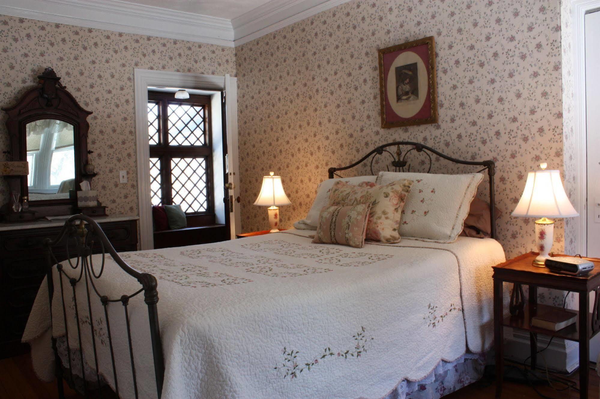 Manor House Bed & Breakfast Norfolk Exterior photo